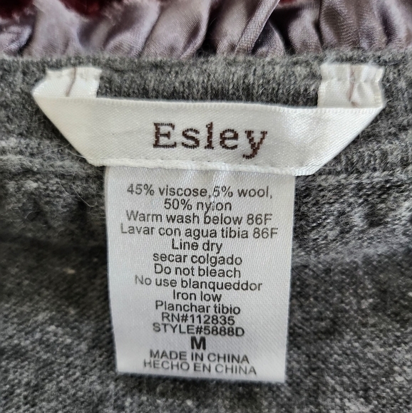 Easley Sleeveless Gray Embellished Sweater Dress size Medium - Picture 3 of 4